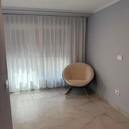 Noa's * Golem (Tirana)
